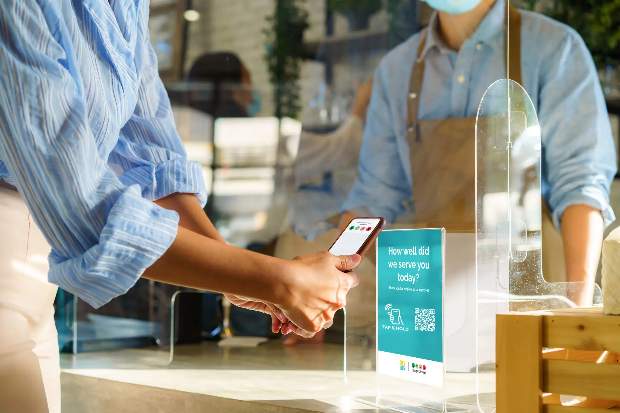 HappyOrNot_SmileyDigital_Services_QRcode_TablesStand-2048x1366