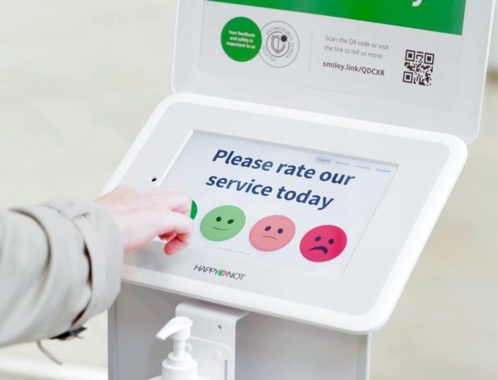 smiley-touch-happy-team